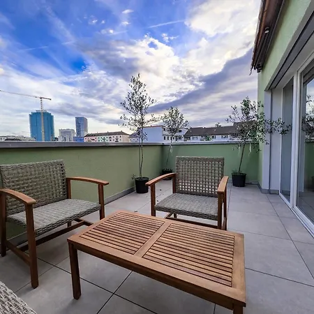 Skyline Rooftop With 2 Balconies -401- Апартаменты Цюрих