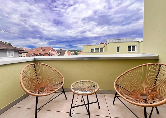 Skyline Rooftop With 2 Balconies -401- דירה