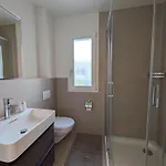 Appartement Skyline Rooftop With 2 Balconies -401- *