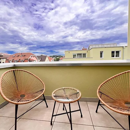 Skyline Rooftop With 2 Balconies -401- Appartamento